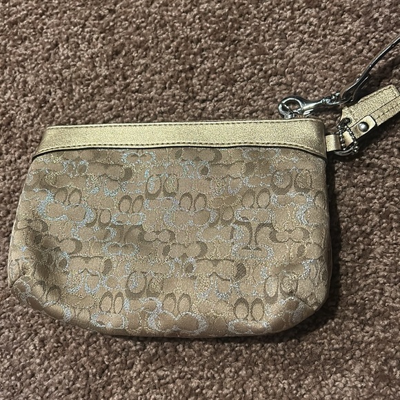 Coach wristlet - Picture 4 of 6